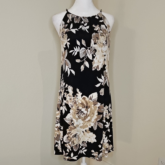 White House Black Market Dresses & Skirts - White House Black Market Floral Metallic Hardware Straps Sleeveless Medium